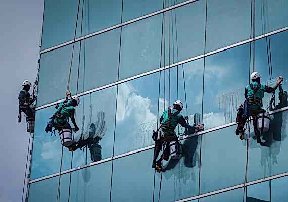 Dış Cephe Cam Temizliği Yaparken Alınacak Önlemler